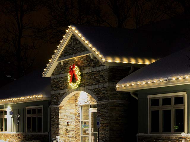 Commercial Exterior Holiday Decorating